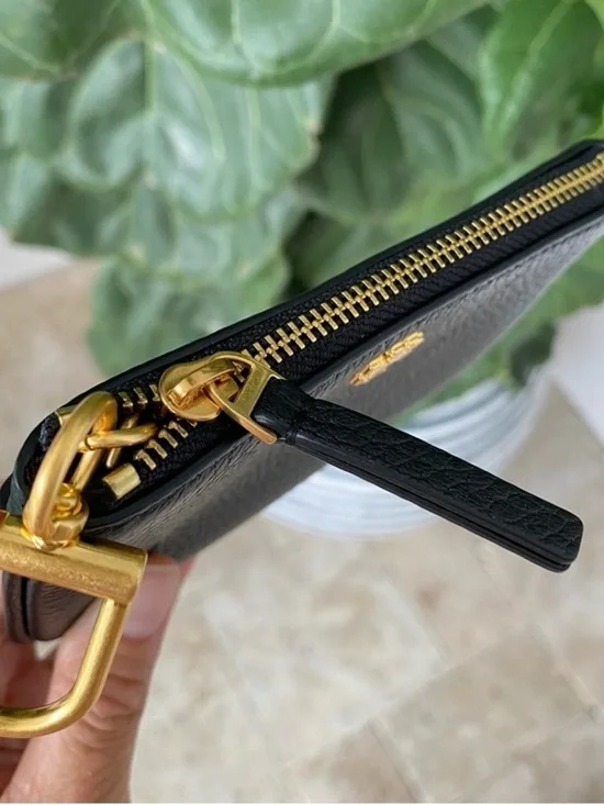 Tory Burch Black Leather Zip Card Case with Gold Logo - Picture 3 of 5